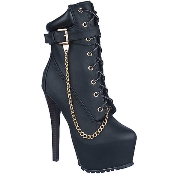 BLACK PLATFORM BOOT WITH GOLD CHAIN - Picture 1 of 3